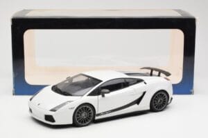 Lamborghini Gallardo Superleggera Monocerus Metallic Bianco AUTOart 1:18 74585 Pressofusione — immagine 8 di 8