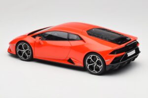 Lamborghini Huracan EVO Arancio Xanto AUTOart 1:18 79214 Composito — immagine 7 di 8