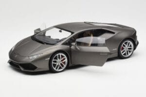Lamborghini Huracan LP610-4 Grigio AUTOart 1:18 74606 Composito — immagine 2 di 8