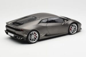 Lamborghini Huracan LP610-4 Grigio AUTOart 1:18 74606 Composito — immagine 3 di 8