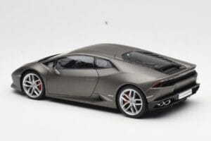 Lamborghini Huracan LP610-4 Grigio AUTOart 1:18 74606 Composito — immagine 7 di 8