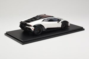 Lamborghini Huracan Sterrato No. 63 Bianco TopSpeed 1:18 TS0610 Resina — immagine 2 di 6