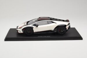 Lamborghini Huracan Sterrato No. 63 Bianco TopSpeed 1:18 TS0610 Resina — immagine 3 di 6