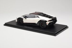 Lamborghini Huracan Sterrato No. 63 Bianco TopSpeed 1:18 TS0610 Resina — immagine 5 di 6