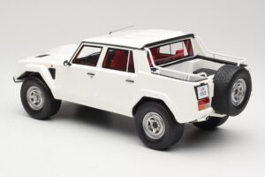 Lamborghini LM002 Bianco Kyosho 1:18 GTS18508W Resina — immagine 5 di 6