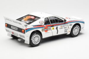 Lancia 037 Martini #1 W. Rohrl / C. Geistdorfer Winner Rally Monte Carlo 1983 Versione Notte Kyosho 1:18 08306A Pressofusione — immagine 3 di 8