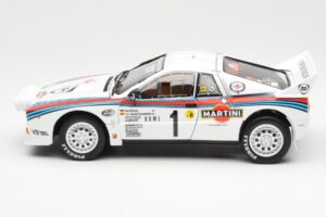 Lancia 037 Martini #1 W. Rohrl / C. Geistdorfer Winner Rally Monte Carlo 1983 Versione Notte Kyosho 1:18 08306A Pressofusione — immagine 4 di 8