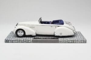 Lancia Astura Tipo 233 Corto Bianco Minichamps 1:18 107125330 Resina — immagine 3 di 6