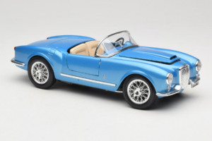 Lancia Aurelia B24 Spider Blu Bburago 1:18 3010-M1 Pressofusione — immagine 6 di 8