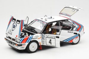 Lancia Delta HF 4WD #4 M. Alen / I. Kivimaki Martini Rally 1000 Lakes 1987 Kyosho 1:18 08960B Pressofusione — immagine 2 di 8