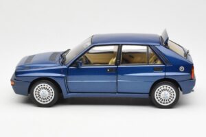Lancia Delta HF Integrale Evo II Blu Kyosho 1:18 08341BL Pressofusione — immagine 4 di 8