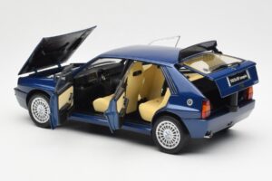 Lancia Delta HF Integrale Evo II Blu Kyosho 1:18 08341BL Pressofusione — immagine 5 di 8