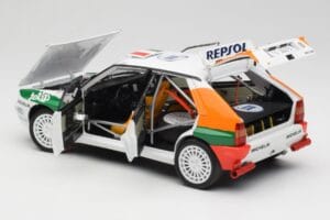 Lancia Delta HF Integrale Evo II Totip #5 A. Aghini / S. Farnocchia Rally Monte Carlo 1993 Kyosho 1:18 08348F Pressofusione — immagine 5 di 8