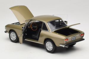 Lancia Fulvia Coupe Bronze Longchamps Norev 1:18 187985 Pressofusione — immagine 5 di 8