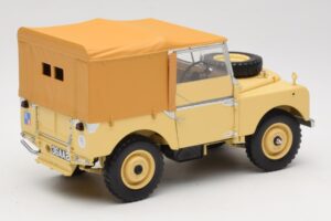 Land Rover 88 Series I RAF Beige Minichamps 1:18 150168911 Pressofusione — immagine 3 di 8