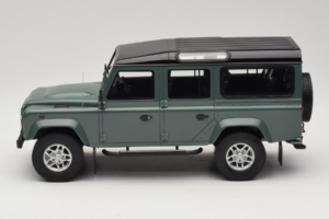 Land Rover Defender Station Wagon Keswick Green GT Spirit 1:18 GT527 Resina — immagine 3 di 6