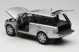 Land Rover Range Rover L322 Argento Welly 1:18 12536W Pressofusione — immagine 5 di 8