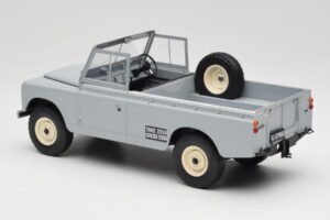 Land Rover Series II 109 Pickup Grigio MCG 1:18 MCG18092 Pressofusione — immagine 5 di 6