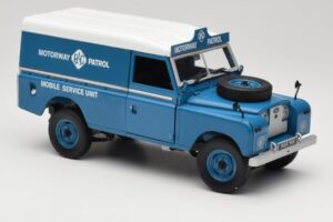 Land Rover Series III 109 Soft Top Motorway Patrol Blu Eagles Race 1:18 4403 Pressofusione — immagine 6 di 8