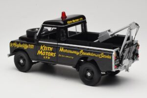 Land Rover Series III Veicolo di Soccorso Nero Universal Hobbies 1:18 4411 Pressofusione — immagine 7 di 8