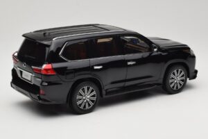Lexus LX570 J200 Nero LCD 1:18 LCD18010-BL Pressofusione — immagine 3 di 8