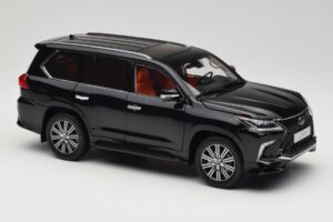Lexus LX570 J200 Nero LCD 1:18 LCD18010-BL Pressofusione — immagine 6 di 8