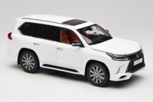 Lexus LX570 J200 Bianco LCD 1:18 LCD18010-WH Pressofusione — immagine 6 di 8