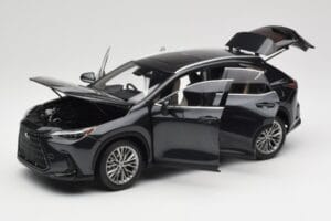 Lexus NX450h+ AZ20 Nero Kyosho 1:18 08968GBK Resina — immagine 2 di 8
