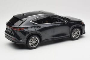 Lexus NX450h+ AZ20 Nero Kyosho 1:18 08968GBK Resina — immagine 3 di 8