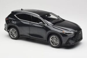 Lexus NX450h+ AZ20 Nero Kyosho 1:18 08968GBK Resina — immagine 6 di 8
