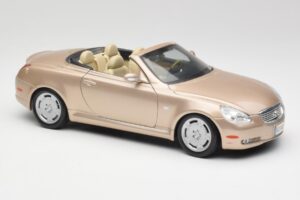 Lexus SC430 Beige Maisto 1:18 31629 Pressofusione — immagine 6 di 8