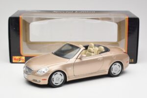 Lexus SC430 Beige Maisto 1:18 31629 Pressofusione — immagine 8 di 8