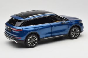 Lincoln Corsair Blu OEM 1:18 LINCOLN001 Pressofusione — immagine 3 di 8