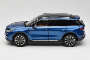 Lincoln Corsair Blu OEM 1:18 LINCOLN001 Pressofusione — immagine 4 di 8