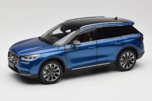 Lincoln Corsair Blu OEM 1:18 LINCOLN001 Pressofusione