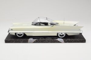 Lincoln Futura Concept Bianco Minichamps 1:18 107082030 Pressofusione — immagine 3 di 6