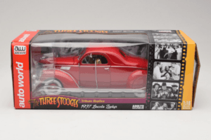 Lincoln Zephyr The Three Stooges Auto da Film Auto World 1:18 AWSS113/06 Pressofusione — immagine 5 di 5