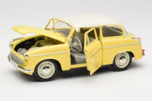 Lloyd Alexander TS Giallo Revell 1:18 08958 Pressofusione — immagine 2 di 8