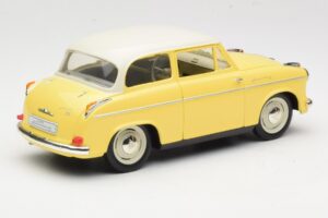 Lloyd Alexander TS Giallo Revell 1:18 08958 Pressofusione — immagine 3 di 8