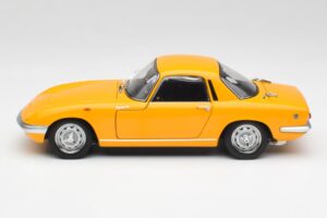 Lotus Elan S/E Racing Giallo AUTOart 1:18 75352 Pressofusione — immagine 4 di 8