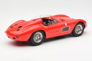 Maserati 300S Rosso CMC 1:18 M-105 Pressofusione — immagine 2 di 6