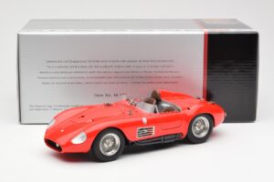 Maserati 300S Rosso CMC 1:18 M-105 Pressofusione — immagine 6 di 6