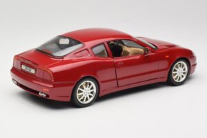 Maserati 3200 GT Rosso Scuro Bburago 1:18 3341-M2 Pressofusione — immagine 3 di 8