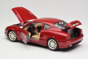 Maserati 3200 GT Rosso Scuro Bburago 1:18 3341-M2 Pressofusione — immagine 5 di 8