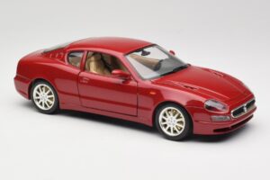 Maserati 3200 GT Rosso Scuro Bburago 1:18 3341-M2 Pressofusione — immagine 6 di 8