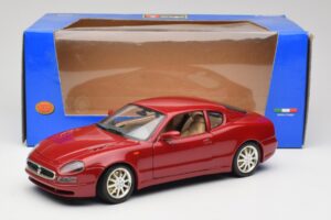 Maserati 3200 GT Rosso Scuro Bburago 1:18 3341-M2 Pressofusione — immagine 8 di 8
