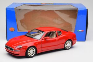 Maserati 3200 GT Rosso Mondiale Bburago 1:18 3341-M1 Pressofusione — immagine 8 di 8