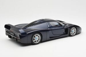 Maserati MC12 Road Car Blu Metallic AUTOart 1:18 75802 Pressofusione — immagine 3 di 8