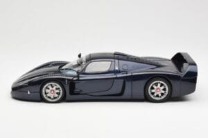 Maserati MC12 Road Car Blu Metallic AUTOart 1:18 75802 Pressofusione — immagine 4 di 8