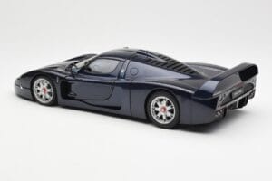 Maserati MC12 Road Car Blu Metallic AUTOart 1:18 75802 Pressofusione — immagine 7 di 8